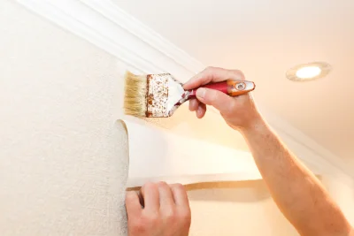 Pose de papier peint à la Ville-sous-Orbais — revêtements muraux et toiles de verre
